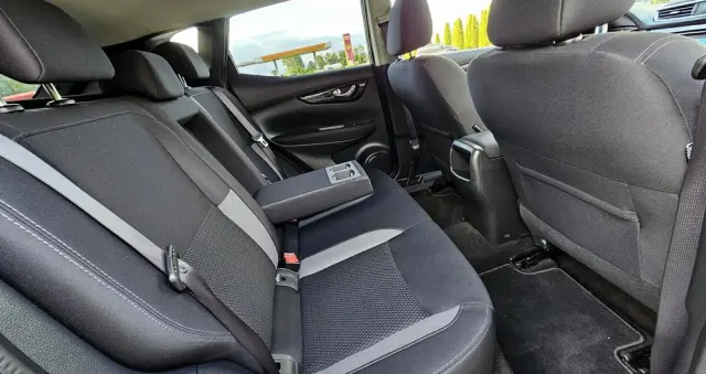 NISSAN Qashqai 1.6 DIG-T N-Connecta