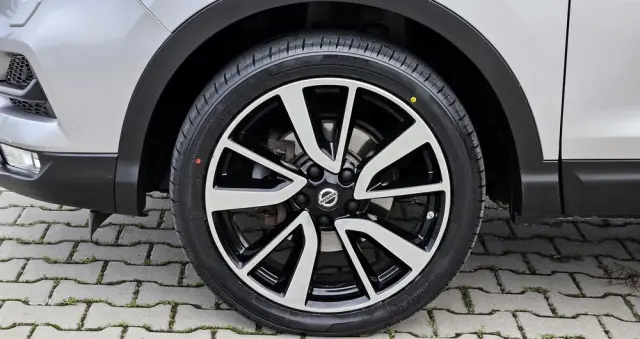 NISSAN Qashqai 1.6 DIG-T N-Connecta