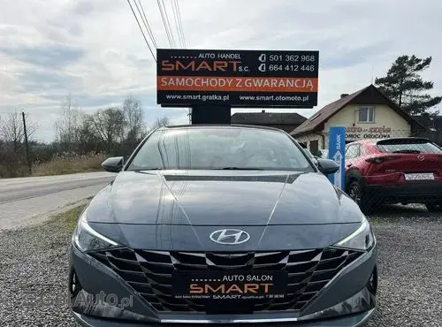 HYUNDAI Elantra 