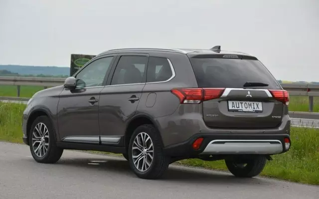 MITSUBISHI Outlander 2.2 DI-D Instyle SDA 4WD