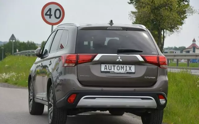 MITSUBISHI Outlander 2.2 DI-D Instyle SDA 4WD