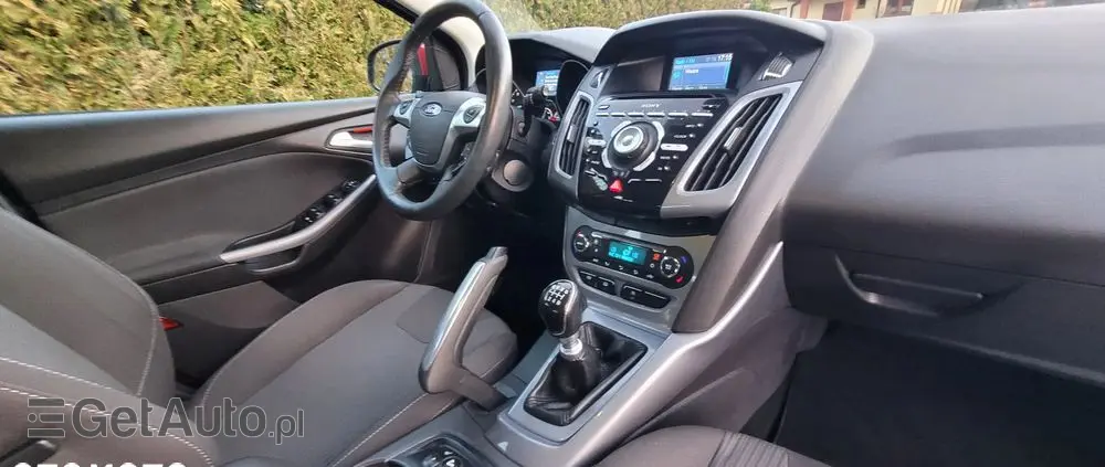 FORD Focus 1.6 EcoBoost Start-Stopp-System SYNC Edition