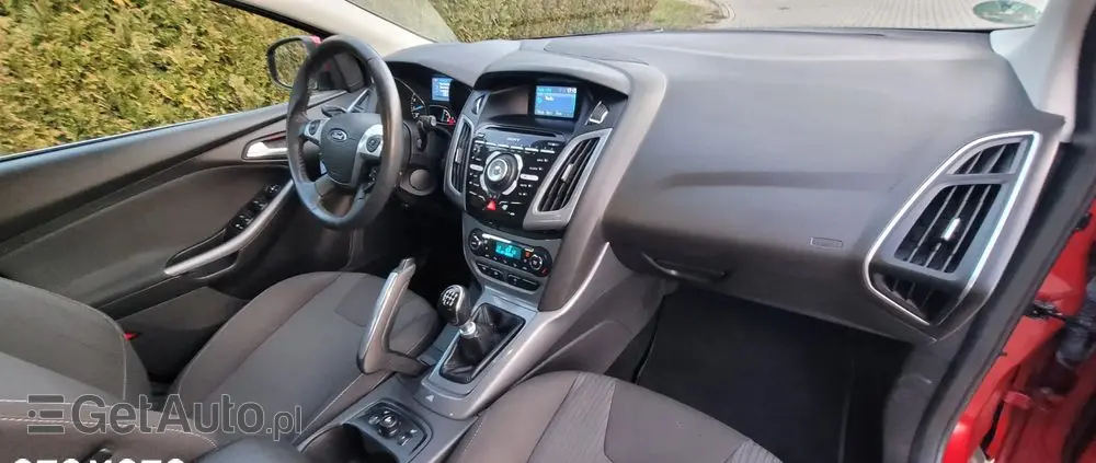 FORD Focus 1.6 EcoBoost Start-Stopp-System SYNC Edition