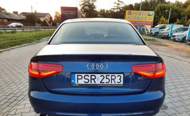 AUDI A4 
