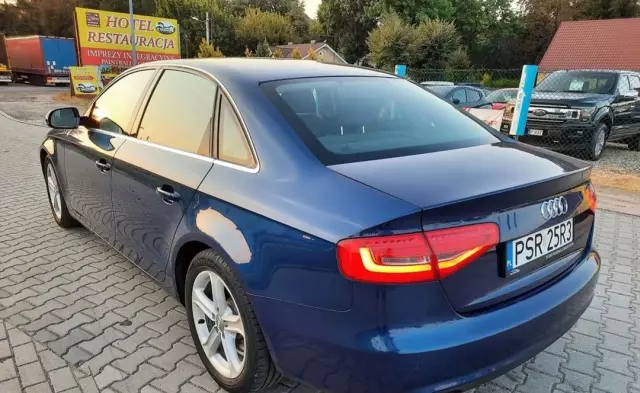 AUDI A4 