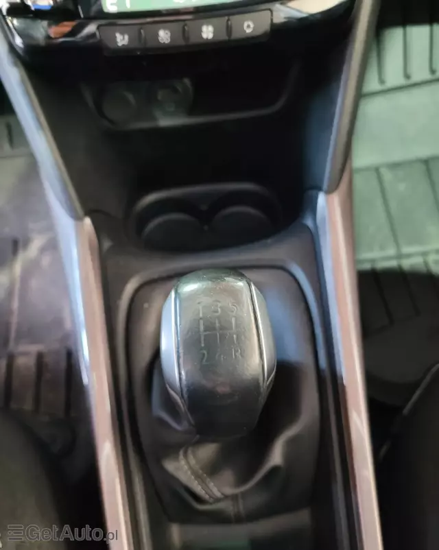 PEUGEOT 2008 1.2 Pure Tech Style