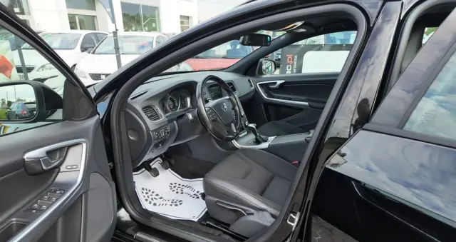 VOLVO V60 D3