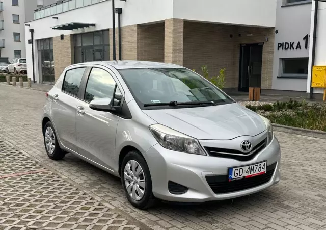 TOYOTA Yaris 1.0 Active