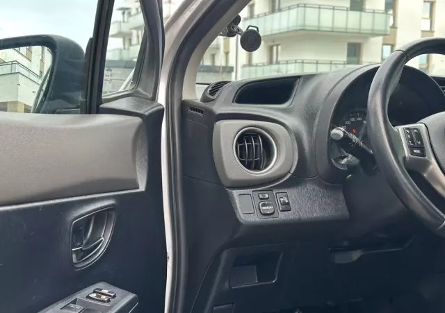 TOYOTA Yaris 1.0 Active