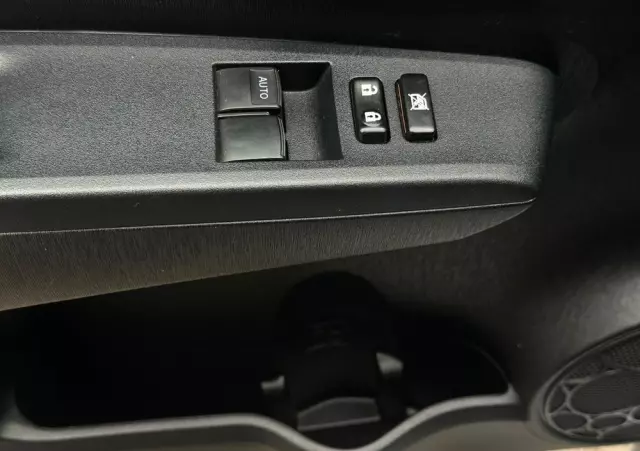 TOYOTA Yaris 1.0 Active