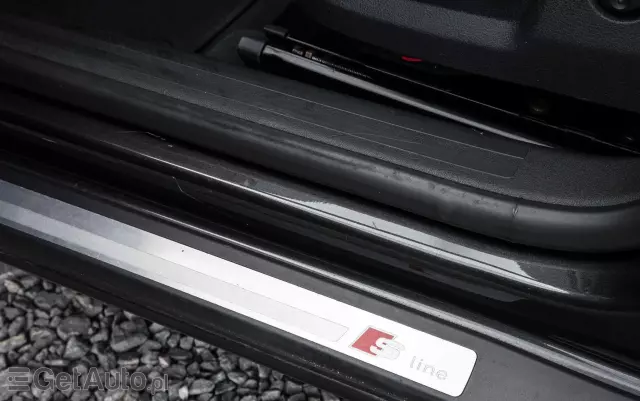 AUDI A3 3.2 Sportback quattro S tronic S line Sportpaket plus