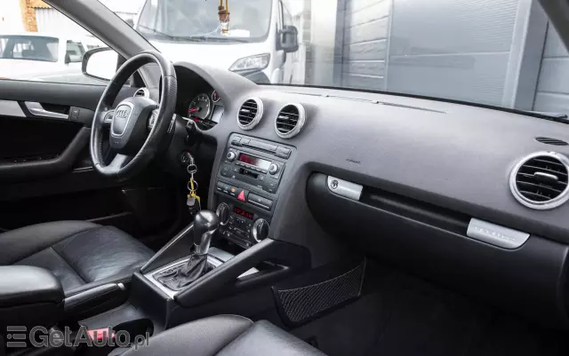 AUDI A3 3.2 Sportback quattro S tronic S line Sportpaket plus