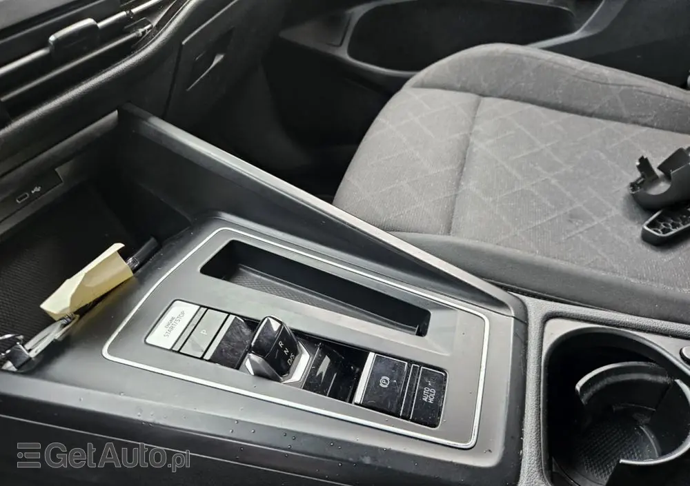 VOLKSWAGEN Golf 1.0 eTSI OPF DSG Life