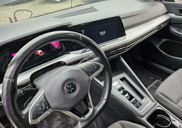 VOLKSWAGEN Golf 1.0 eTSI OPF DSG Life
