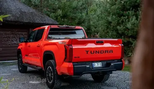 TOYOTA Tundra 