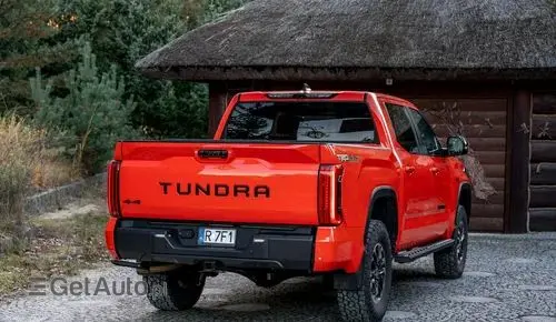 TOYOTA Tundra 