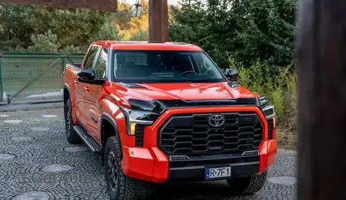 TOYOTA Tundra 