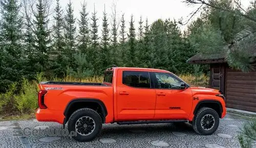 TOYOTA Tundra 