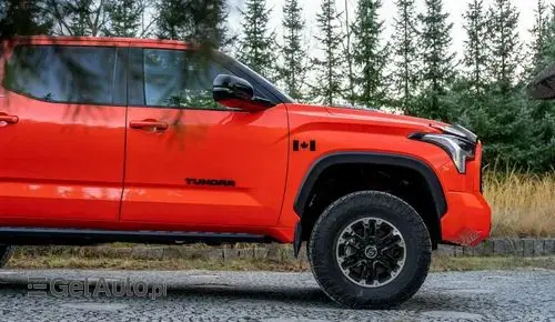 TOYOTA Tundra 