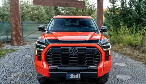 TOYOTA Tundra 