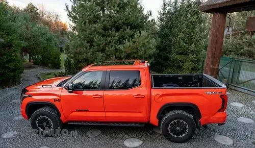 TOYOTA Tundra 