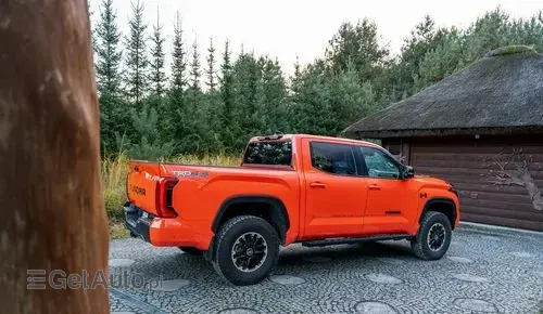TOYOTA Tundra 