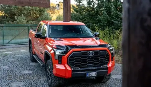TOYOTA Tundra 