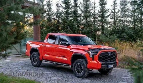 TOYOTA Tundra 