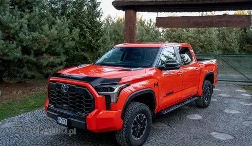 TOYOTA Tundra 