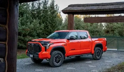 TOYOTA Tundra 