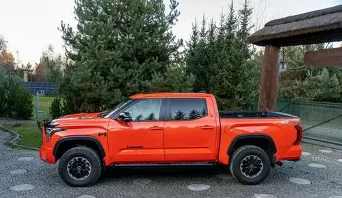 TOYOTA Tundra 