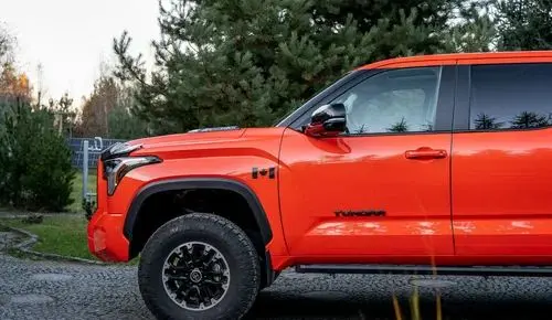 TOYOTA Tundra 
