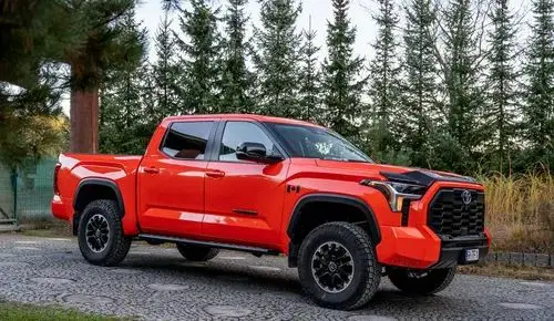 TOYOTA Tundra 