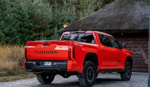 TOYOTA Tundra 