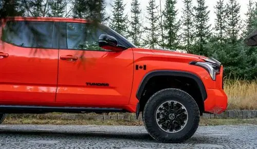 TOYOTA Tundra 