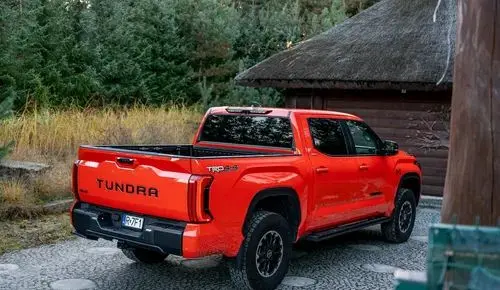 TOYOTA Tundra 