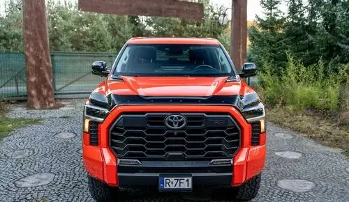 TOYOTA Tundra 