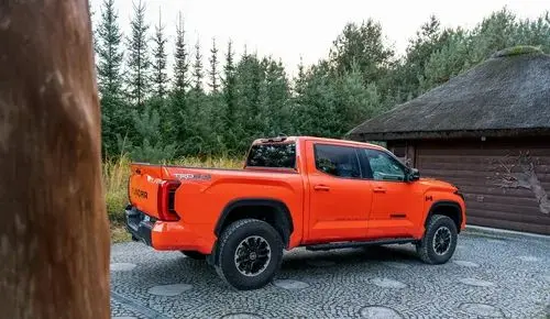TOYOTA Tundra 
