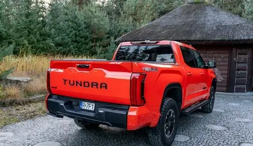 TOYOTA Tundra 