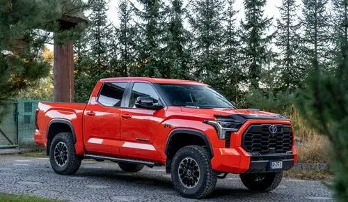 TOYOTA Tundra 