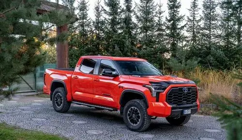 TOYOTA Tundra 
