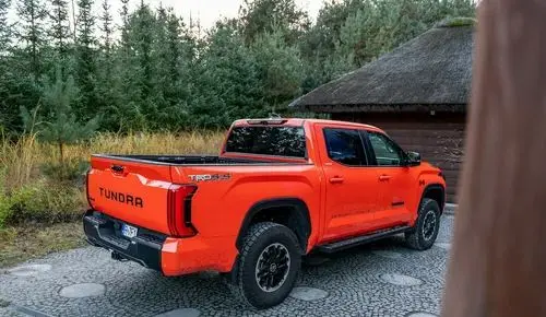 TOYOTA Tundra 