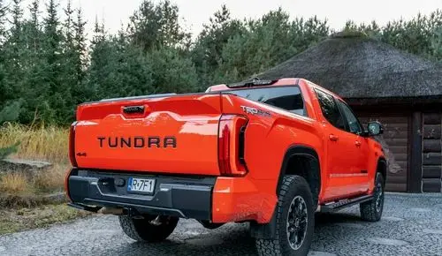TOYOTA Tundra 