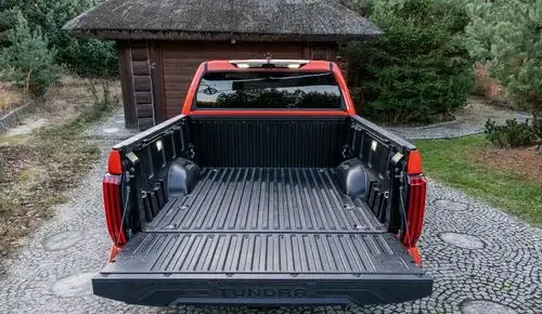 TOYOTA Tundra 