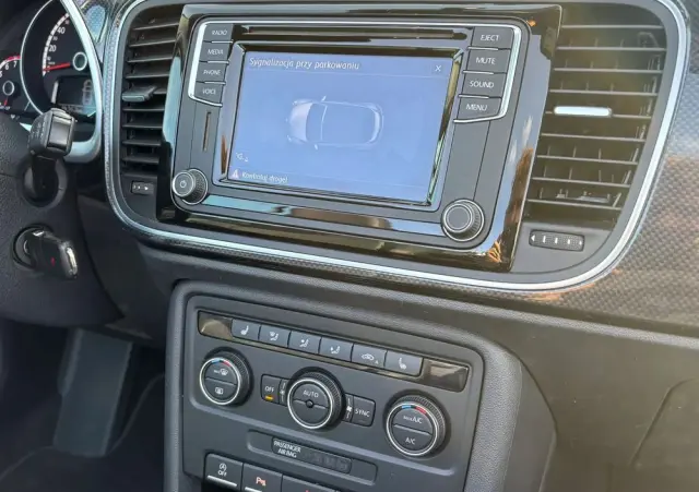 VOLKSWAGEN Beetle The Cabriolet 1.4 TSI (BlueMotion Tech) Design