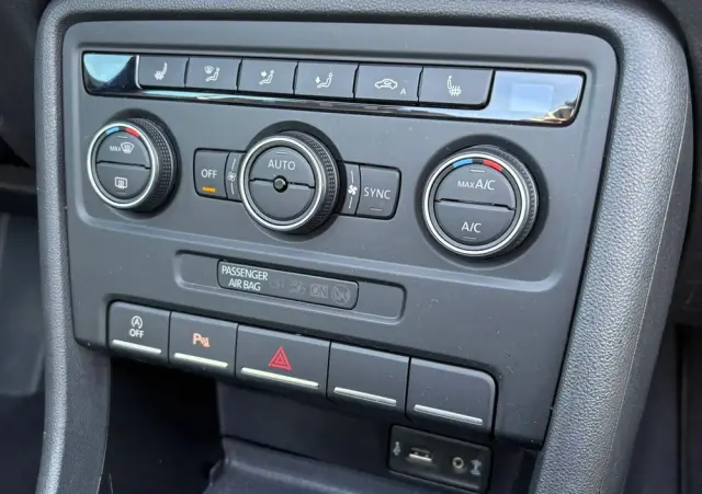 VOLKSWAGEN Beetle The Cabriolet 1.4 TSI (BlueMotion Tech) Design