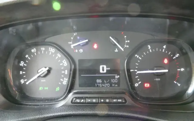 OPEL Vivaro BRYGADÓWKA 