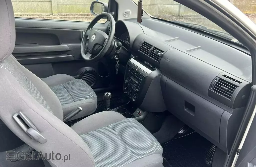 VOLKSWAGEN Fox 