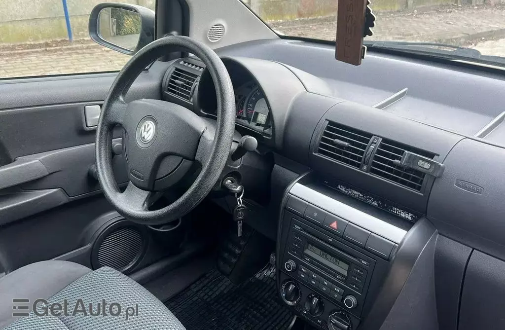 VOLKSWAGEN Fox 