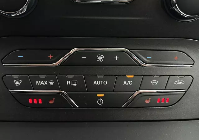 FORD S-Max 2.0 TDCi Titanium PowerShift